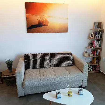 Hébergement de vacances Sweet Nikorenia 1 *